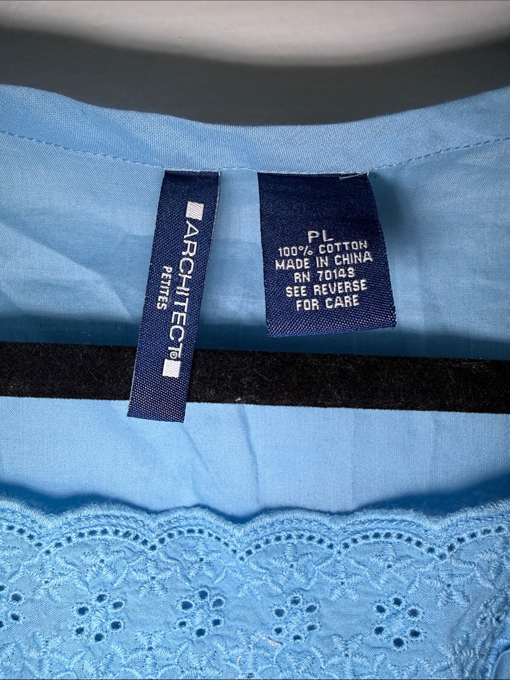 Architect Light Blue Scoop Neck Eyelet Blouse Cap‎ Sleeve Size Large Petite - Picture 2 of 7